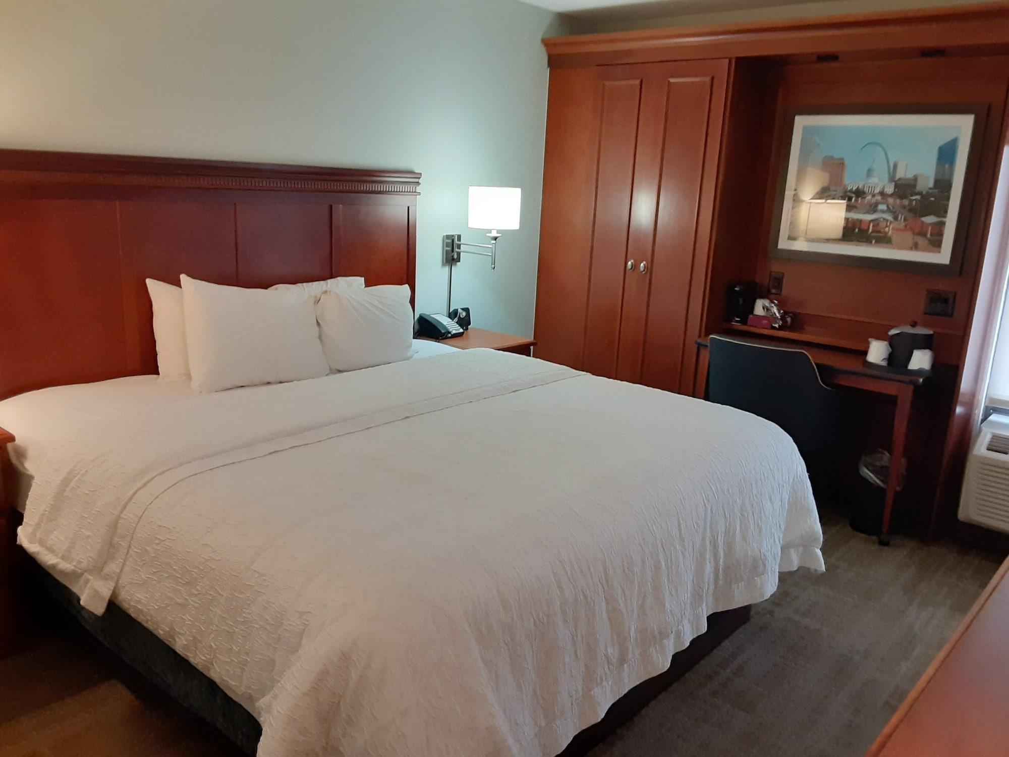 Hampton Inn St. Louis - Westport Maryland Heights Buitenkant foto