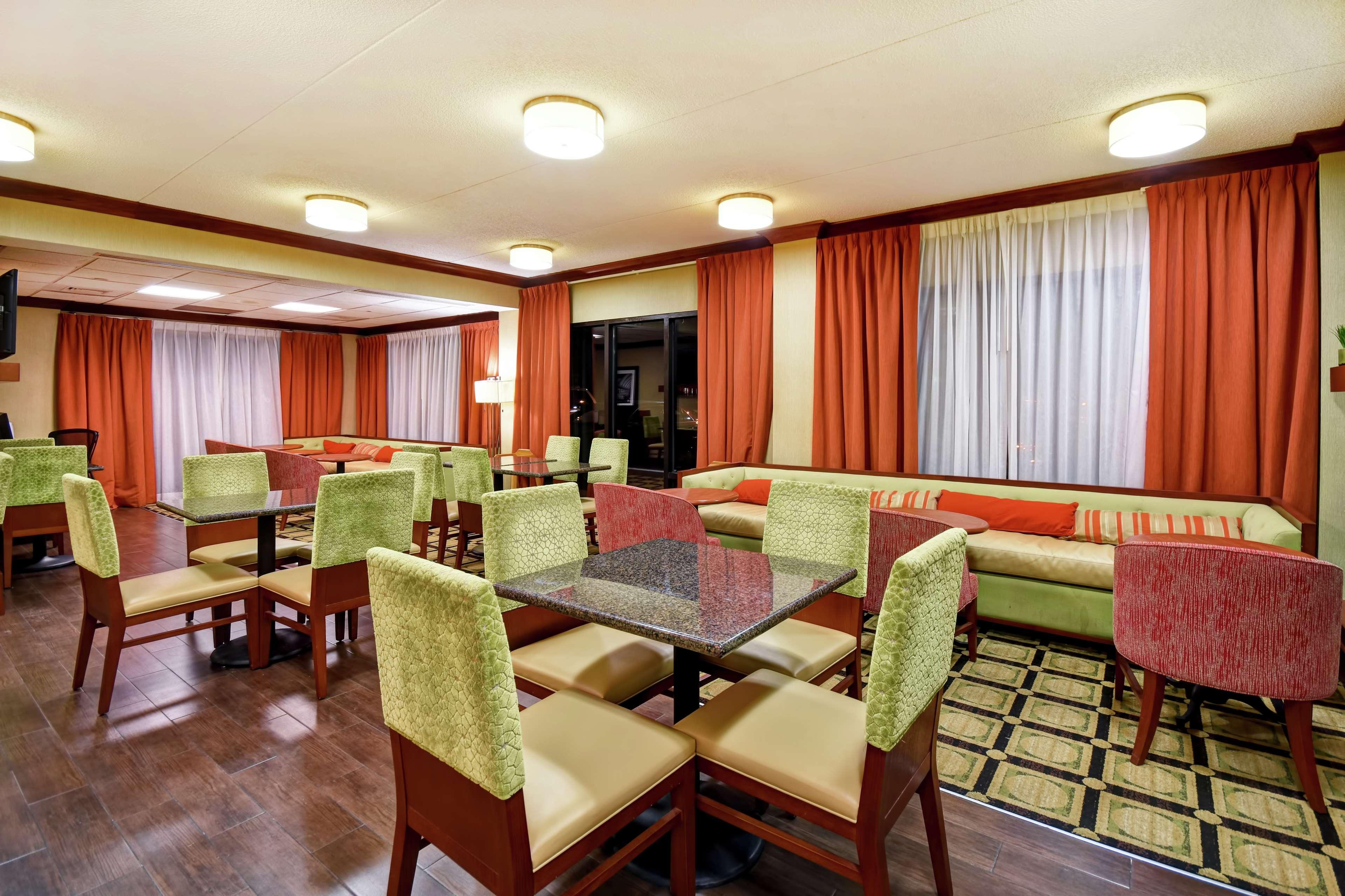 Hampton Inn St. Louis - Westport Maryland Heights Buitenkant foto