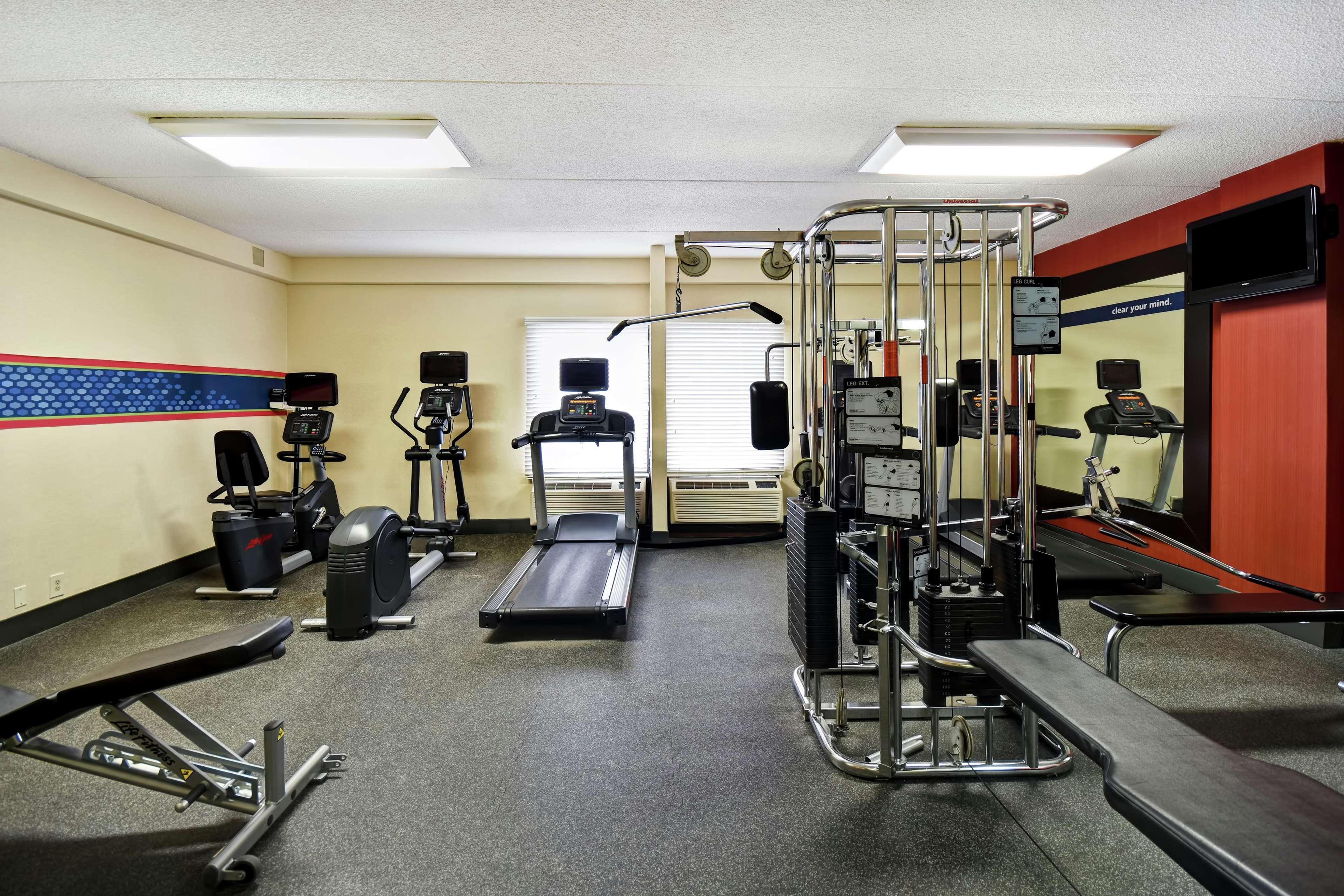 Hampton Inn St. Louis - Westport Maryland Heights Buitenkant foto
