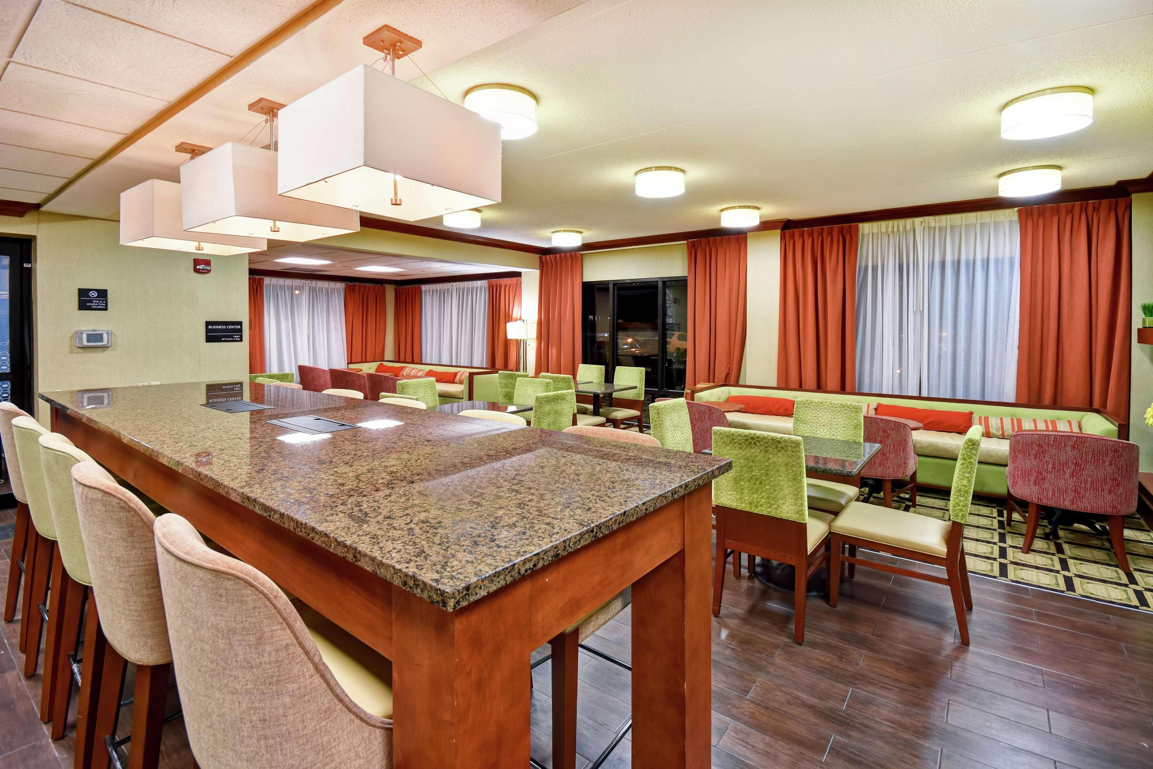 Hampton Inn St. Louis - Westport Maryland Heights Buitenkant foto