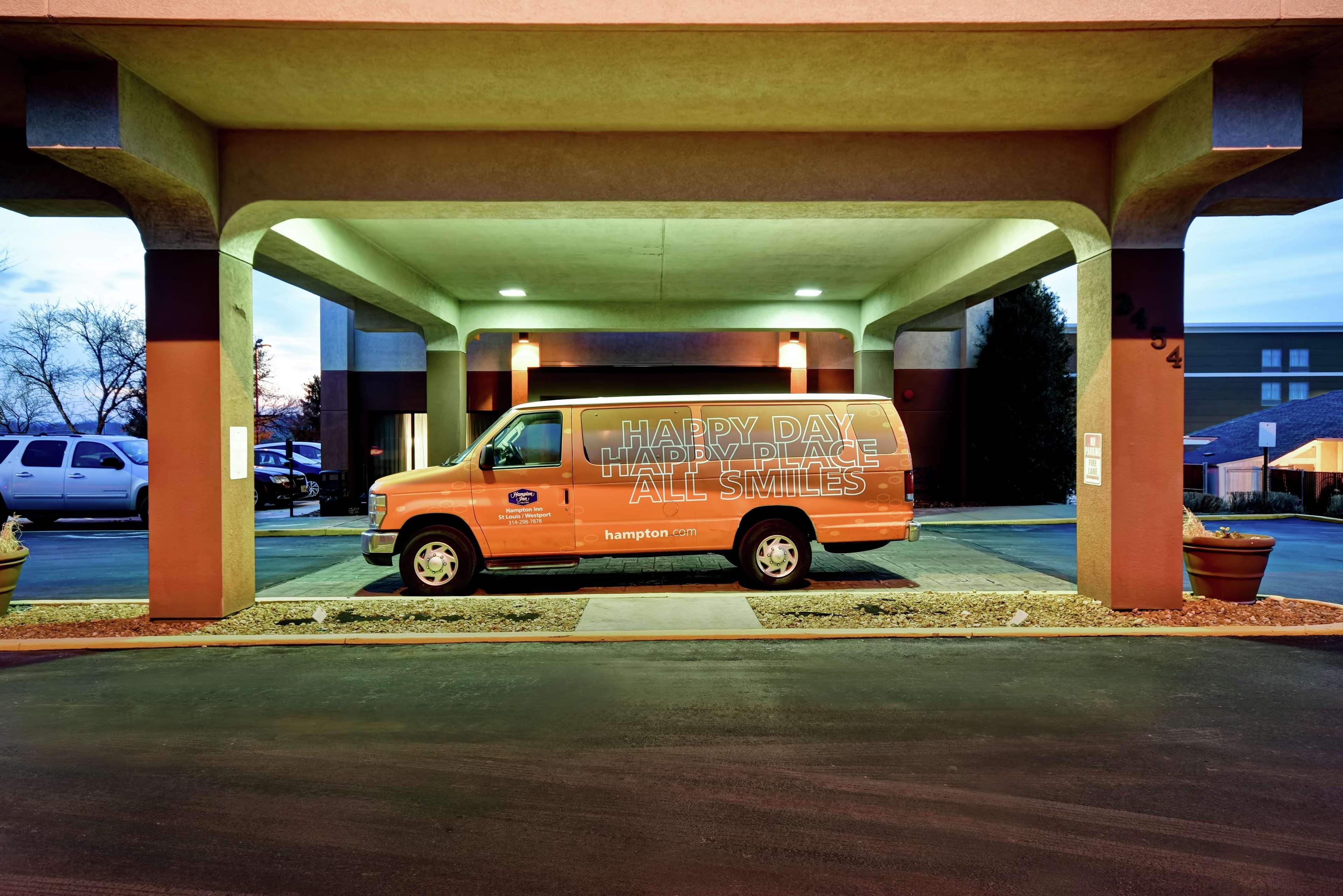 Hampton Inn St. Louis - Westport Maryland Heights Buitenkant foto