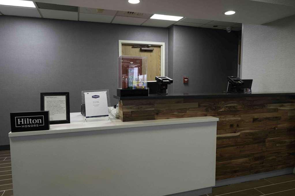 Hampton Inn St. Louis - Westport Maryland Heights Buitenkant foto