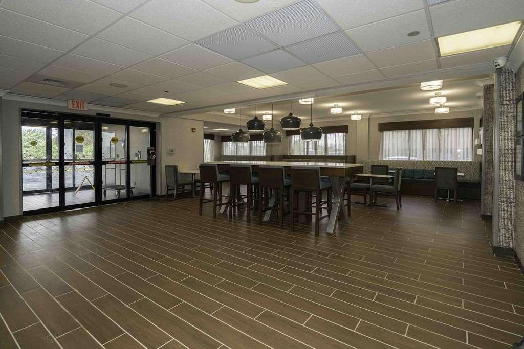 Hampton Inn St. Louis - Westport Maryland Heights Buitenkant foto