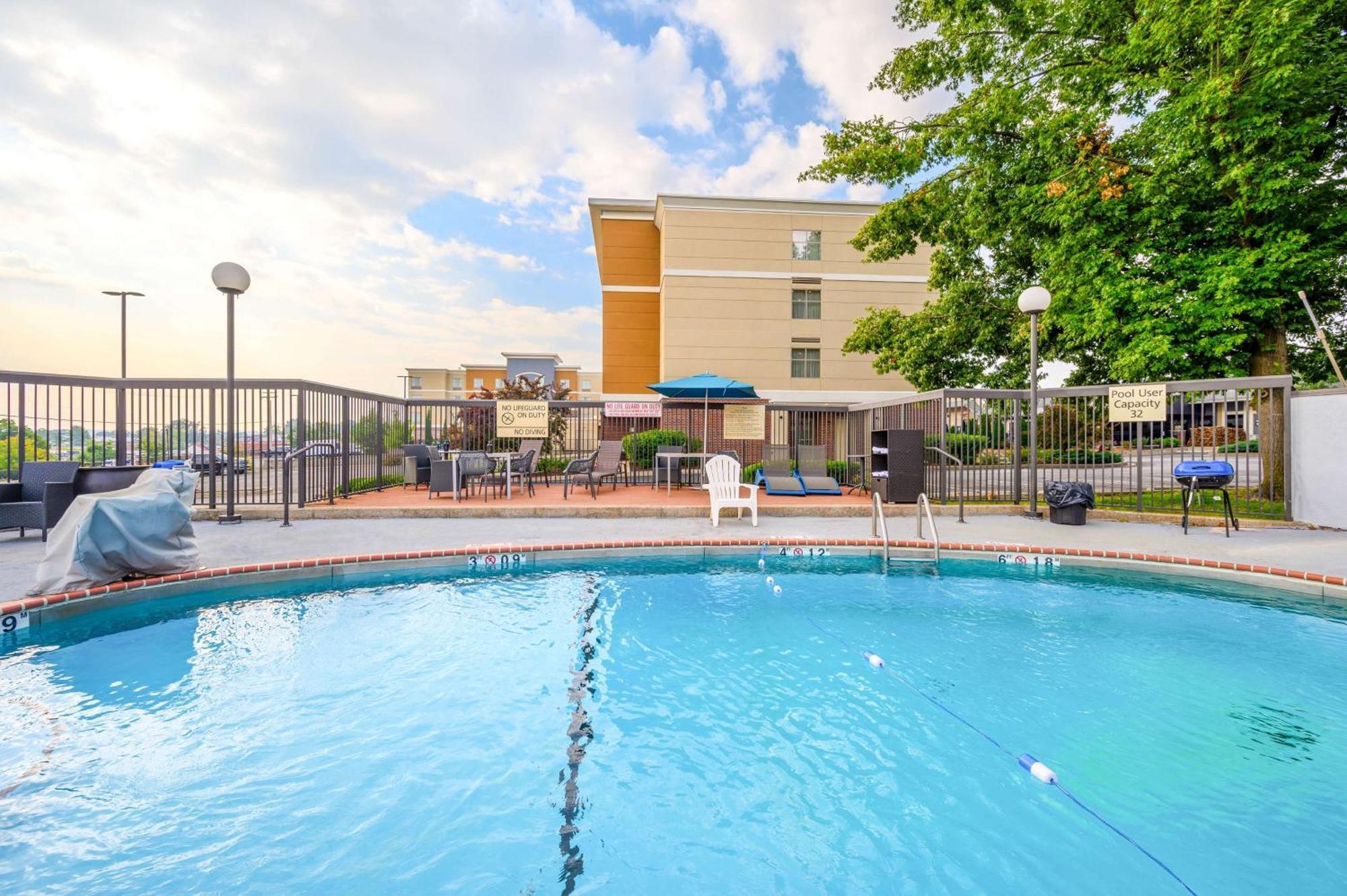 Hampton Inn St. Louis - Westport Maryland Heights Buitenkant foto